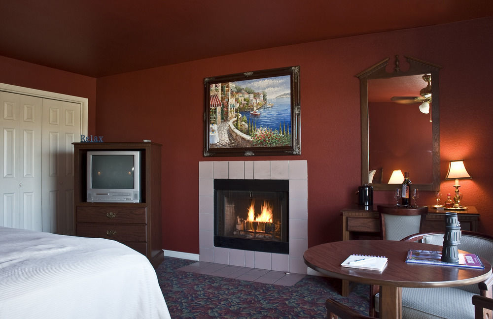 Depoe Bay Inn (Adults Only) Room photo